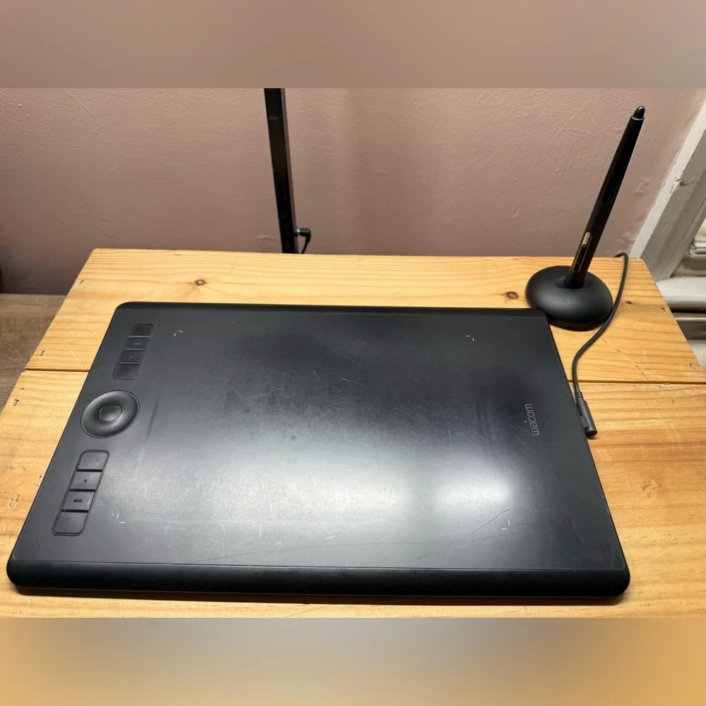 GUC Wacom Intuos Pro Tablet, Model PTH-660